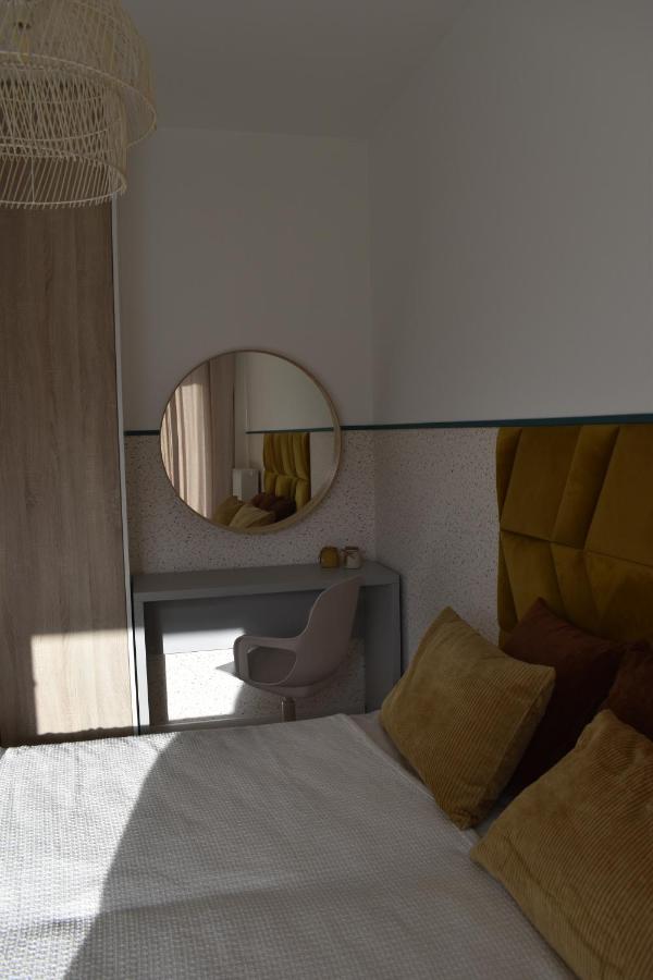 White Apartment Modern Tower Atal Gdynia Exterior photo