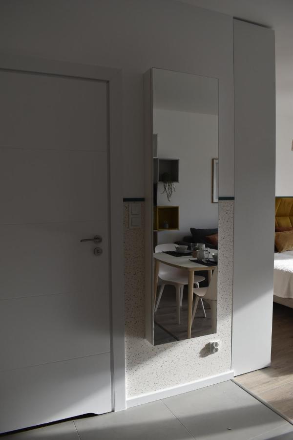 White Apartment Modern Tower Atal Gdynia Exterior photo